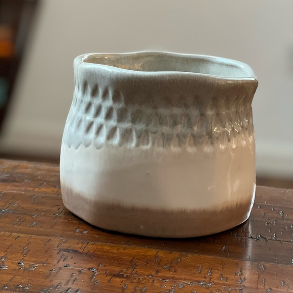 Decorative ombré painted glazed stoneware planter pot - Picture 7 of 7